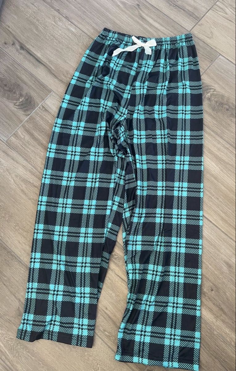 Negligees & Pyjamas: PYJAMAHOSE UNGETRAGEN GRÖSSE M – Neu und originalverpackt aus Dübendorf von ali_g7p8
