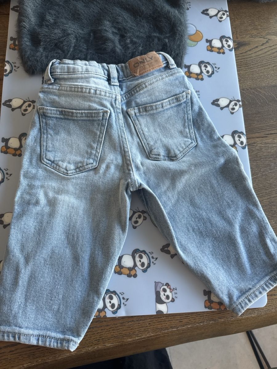 Lotti & Set di vestiti: Kinder Set Pullover und Jeans Grösse 86 neuwertig – Usato da Zug venduto da sil_82fx 3