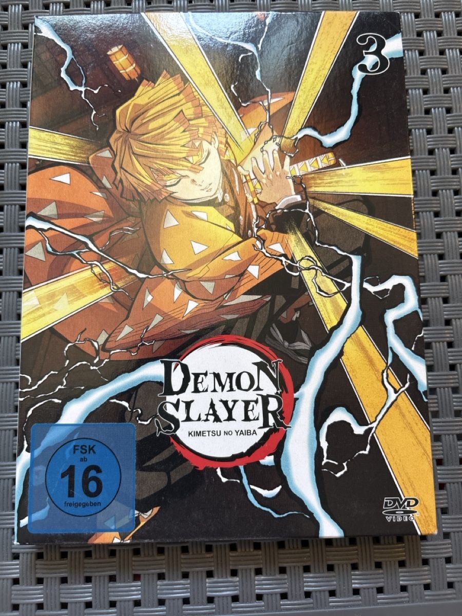 Tutti i DVDs: Demon Slayer DVD Volume 3 – Usato da Zürich venduto da Luisashyale