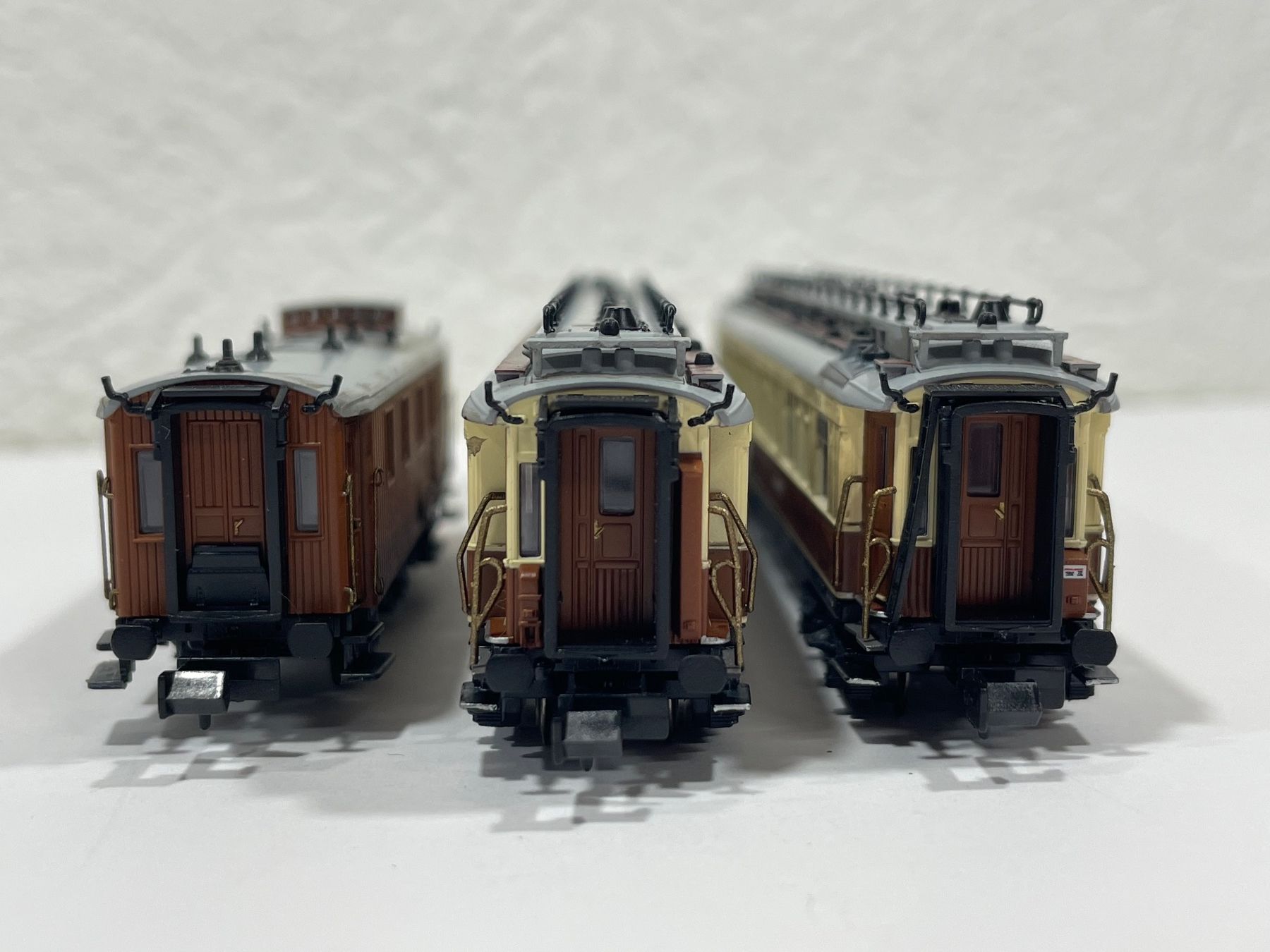 Hobbytrain Modellini di ferrovie: Hobbytrain H22102 3 teiliges Simplon-Express CIWL Set – Nuovo (secondo la descrizione) da Wilderswil venduto da Modellbahn-Shop-Moll 5