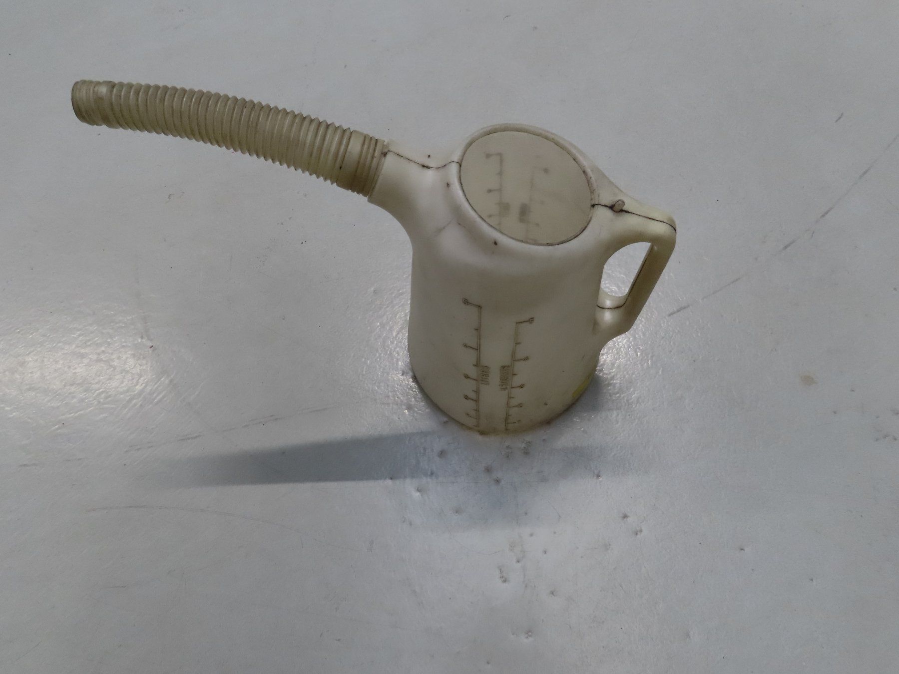 Altri elettrodomestici e apparecchi d’epoca: Messbecher (5 Liter) – Usato da Alpnach-Dorf venduto da Hess-Automobile