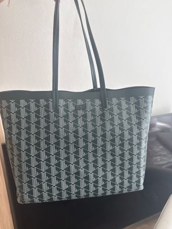 Lacoste Tasche sehr guter Zustand neuwertig 