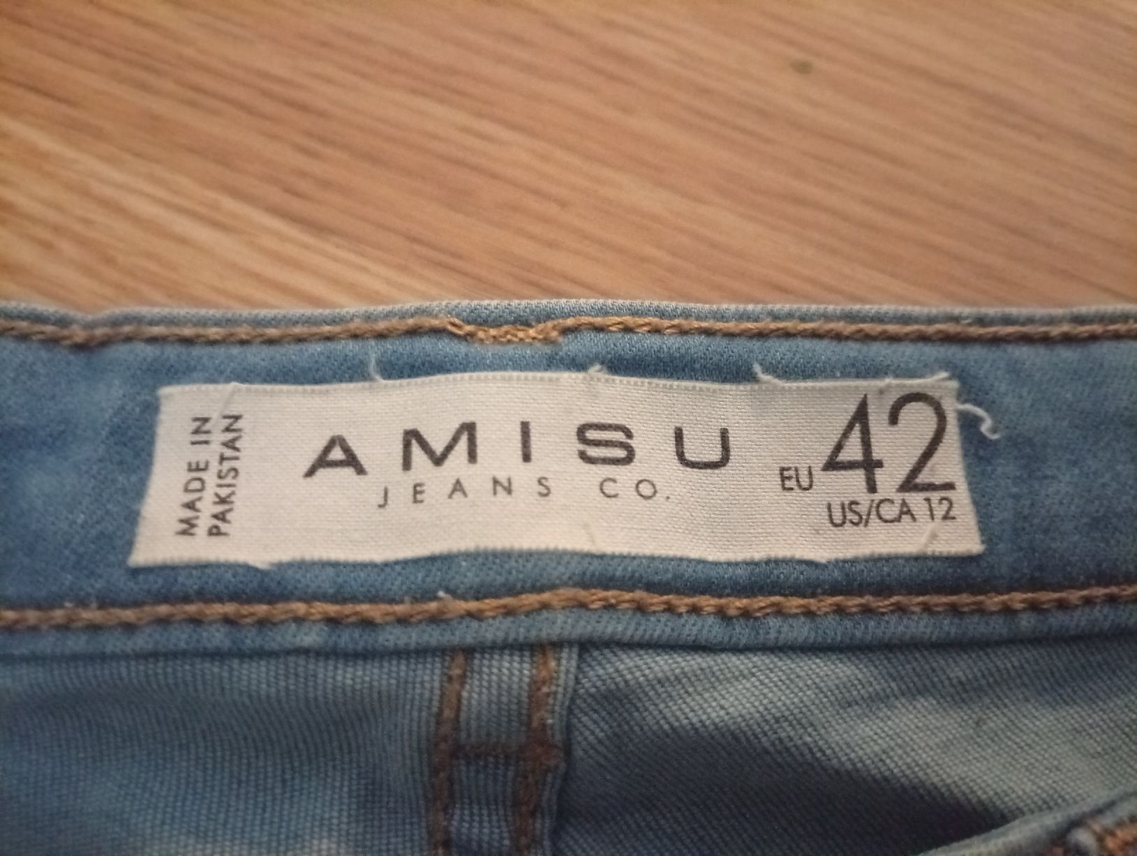 Jeans: AMISU Jeans Shorts light blue Grösse 42 – D'occasion à Worben par ersa01 2