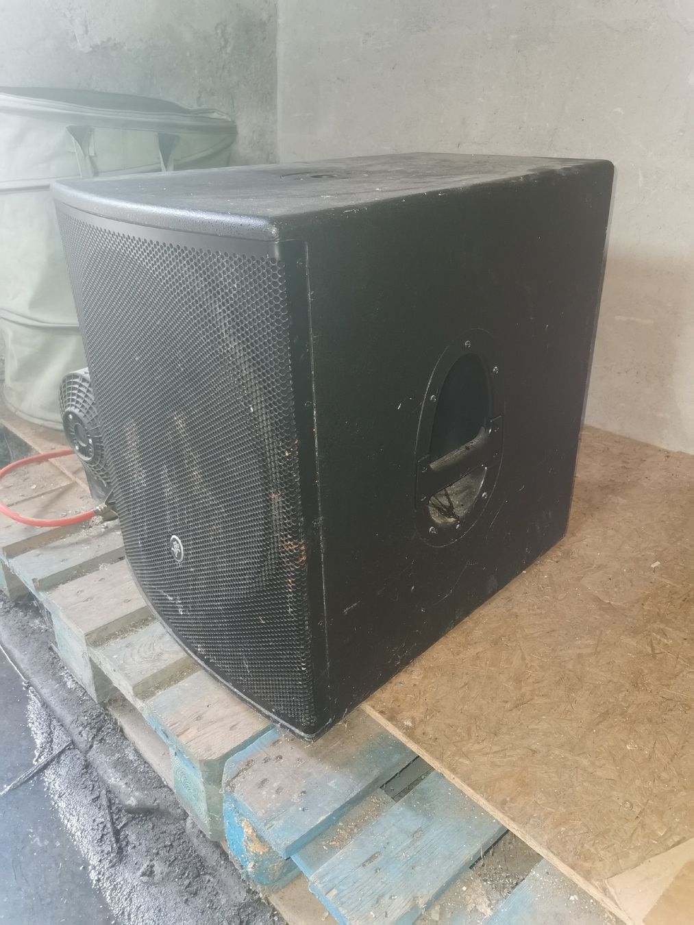 Mackie Lautsprecher: Mackie SRM 1801 18" Aktivsubwoofer – Gebraucht aus Beromünster von sonyyl