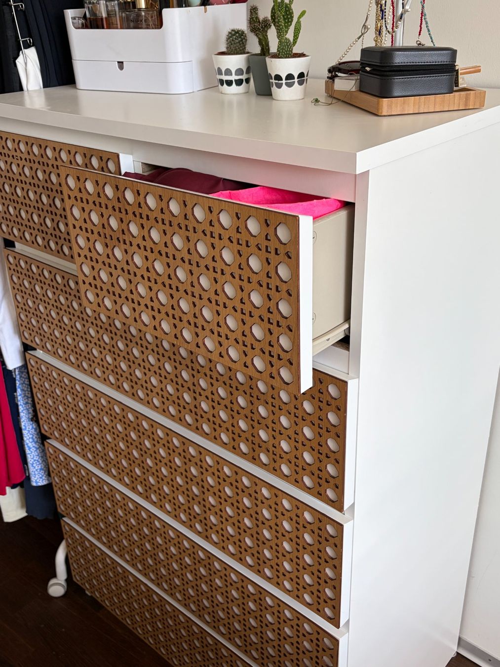 Cassettiere: IKEA Malm Kommode mit Holz-Aufsatz – Usato da Wallisellen venduto da sas_89cg 2