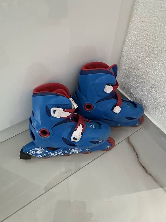 Pattini in linea & Pattini a rotelle: Kinder Rollschuhe  – Usato da Lenzburg venduto da bes_8zjy