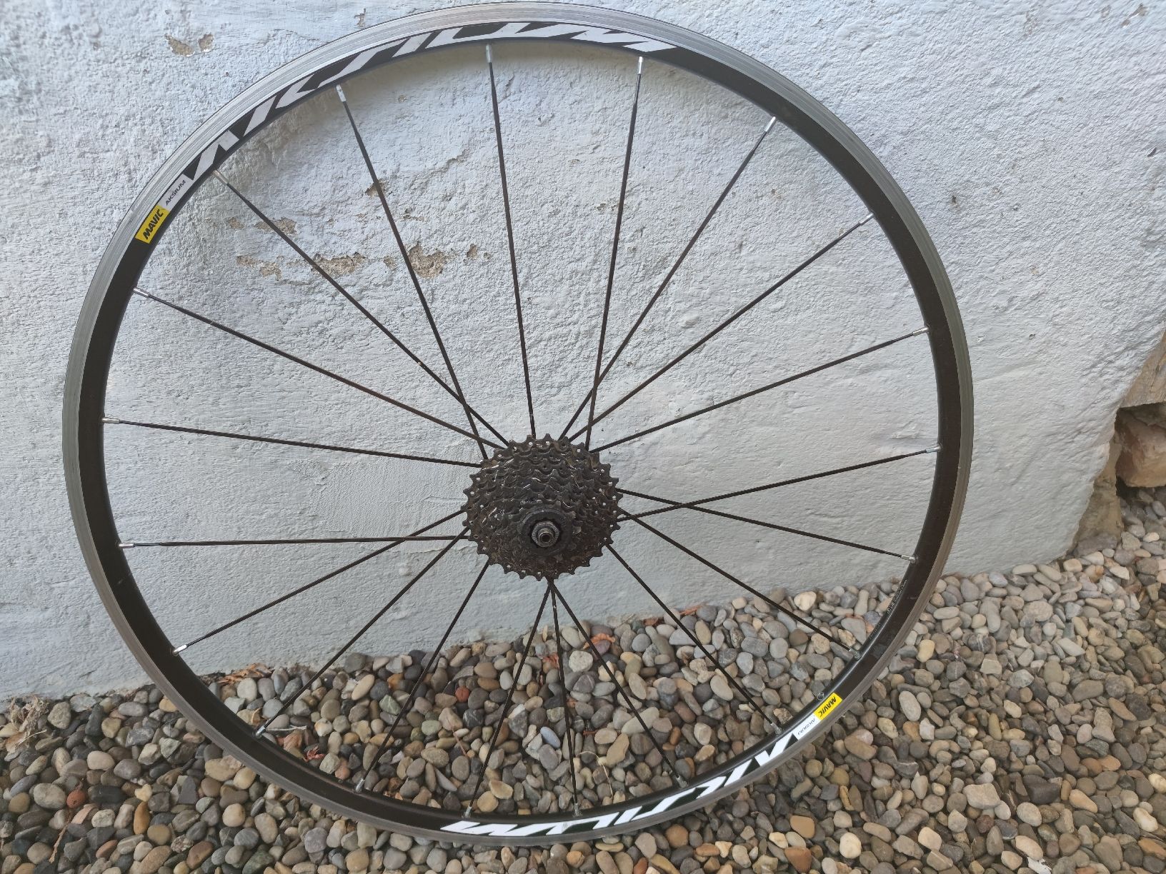Felgen: Mavic Aksium 18x622 700c – Gebraucht aus Meggen von Malecifent