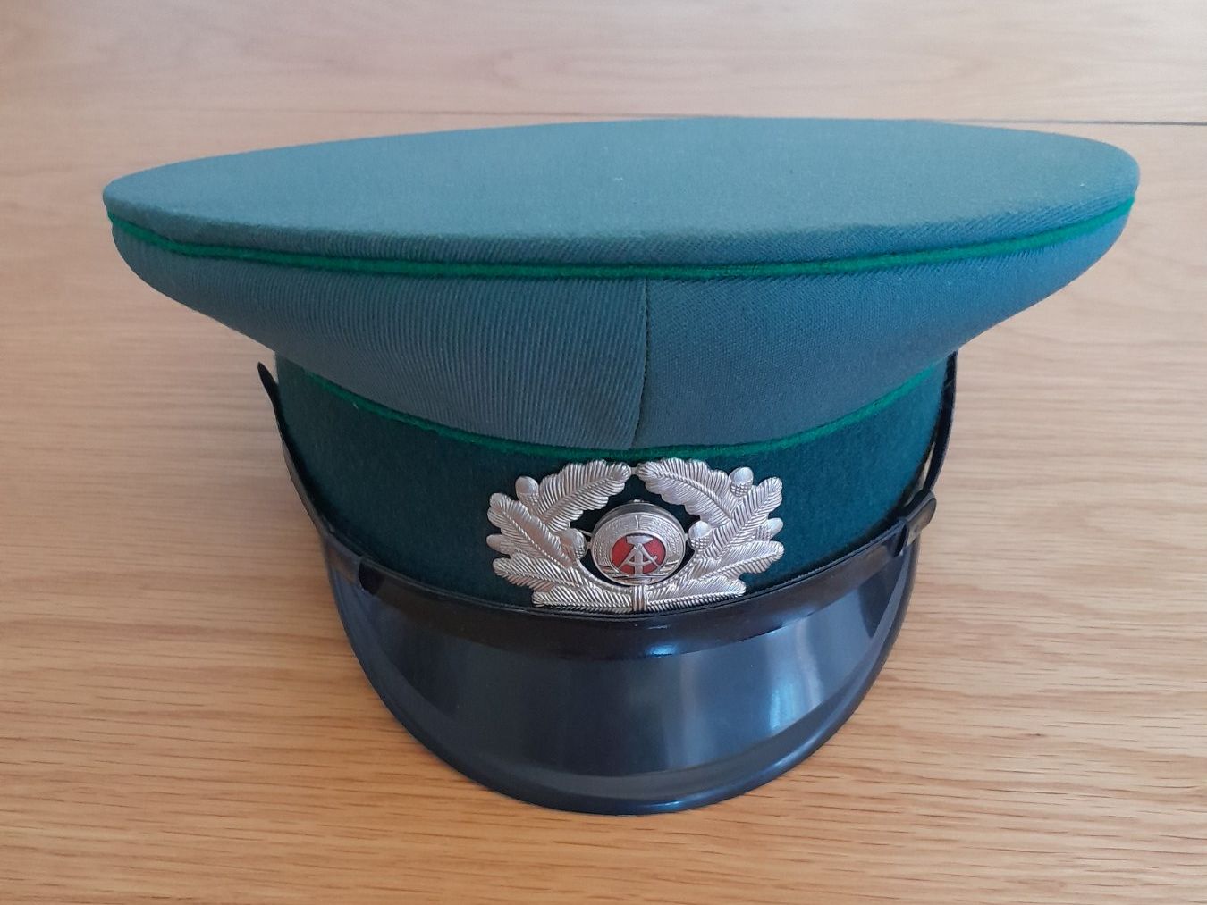 Uniformes: Casquette Volkspolizei RDA – D'occasion à La Chaux-de-Fonds par AntoineKolbl
