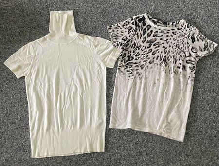 2er-Pack Damen T-Shirts, Leo-Print und Rollkragen. Gr. M