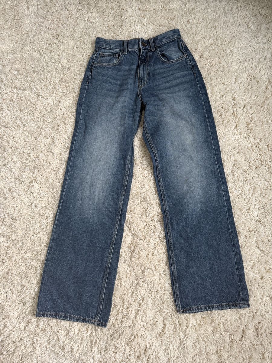 Bershka Jeans: Denim Straight Leg Jeans – Usato da Bern venduto da ari_6t6x