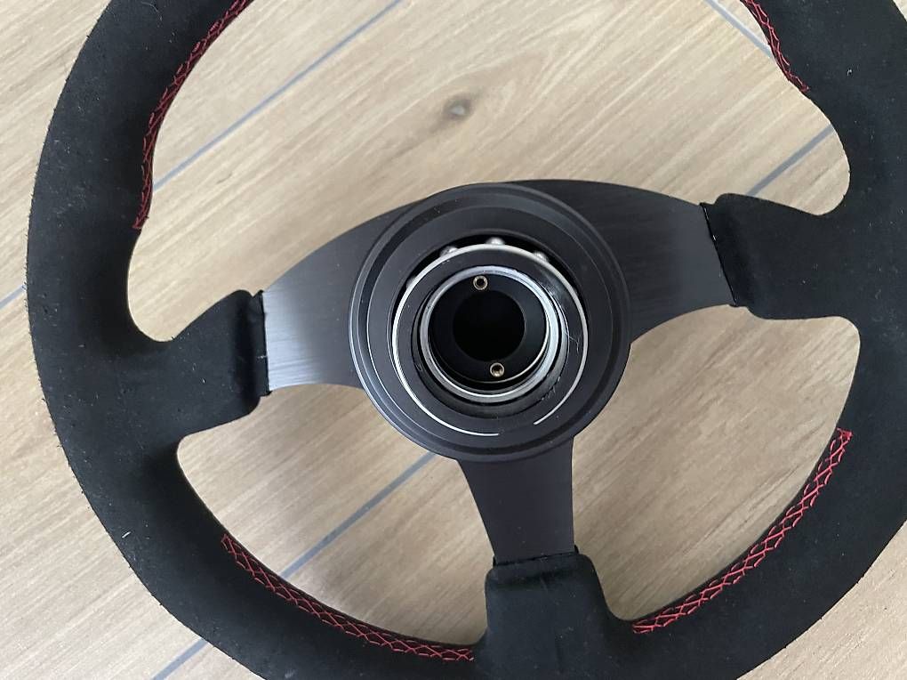 Controller: Simagic P330R Lenkrad mit Moza Quick Release – Gebraucht aus jona von Fernando_84 2