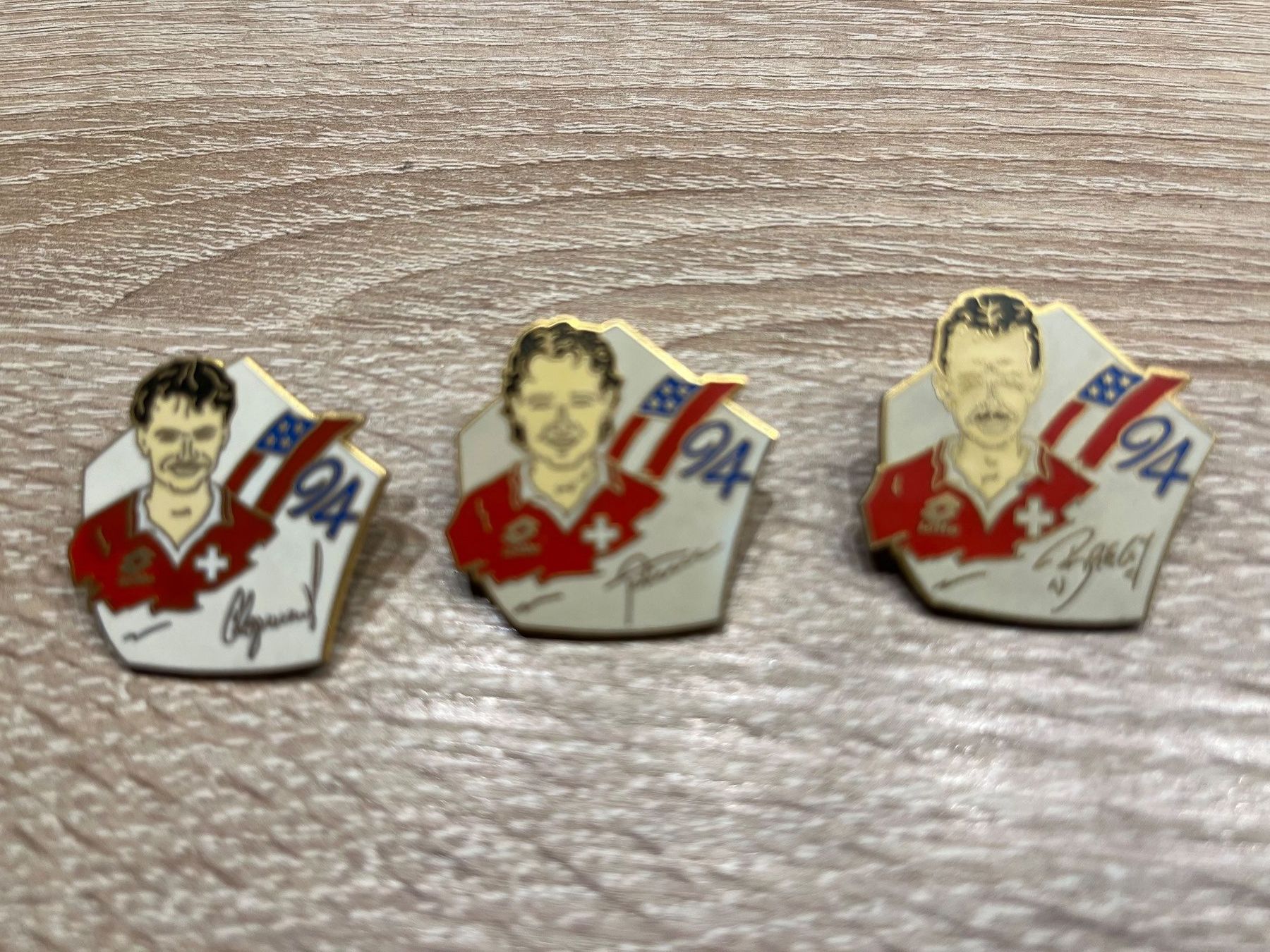 Placchette & Badge: Pins WM USA – Usato da Muttenz venduto da Bhuebi