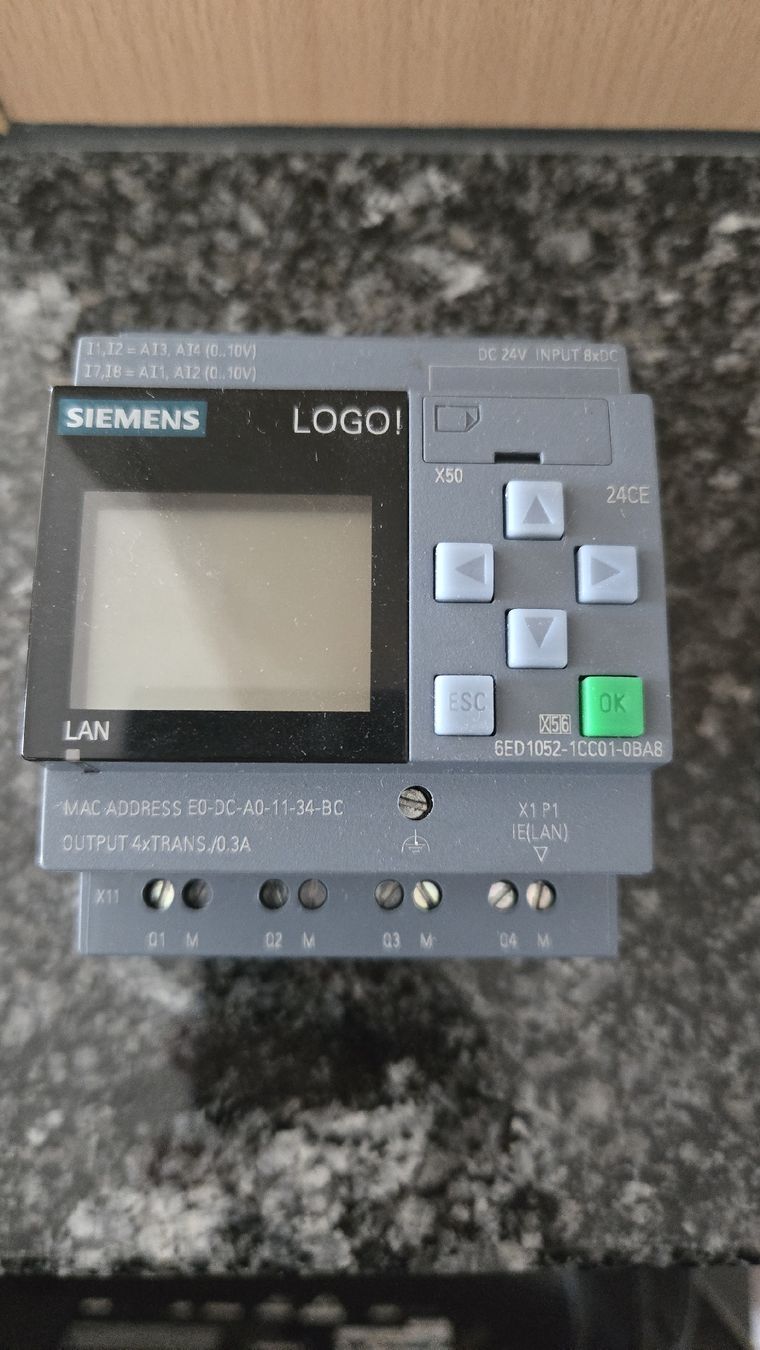 Siemens Componenti elettronici: Siemens LOGO 8 24CE SITOP PSE200U  – Usato da Lauerz venduto da Vibasin
