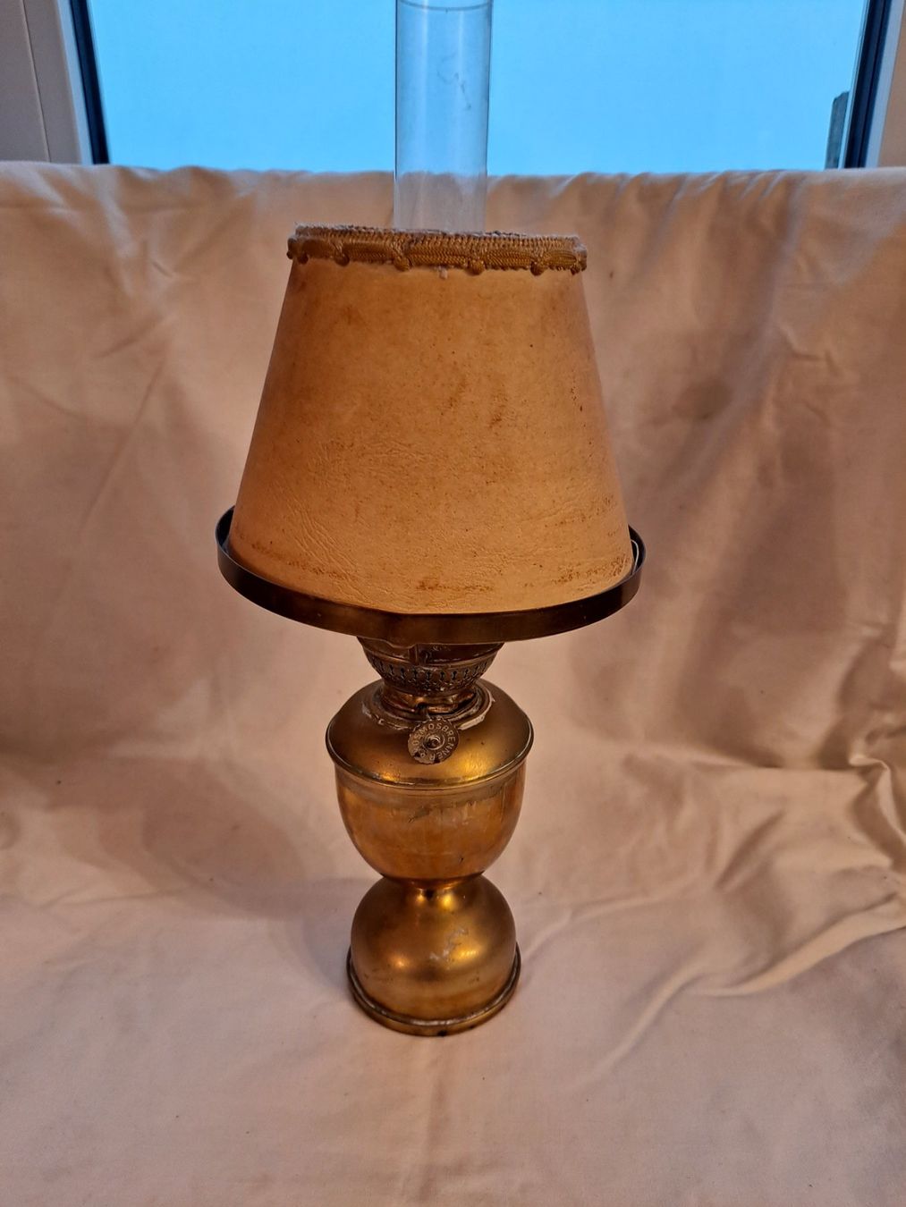 Lampade: Alte Öllampe Messing mit Lampenschirm – Usato da Reinach venduto da Taysalmon