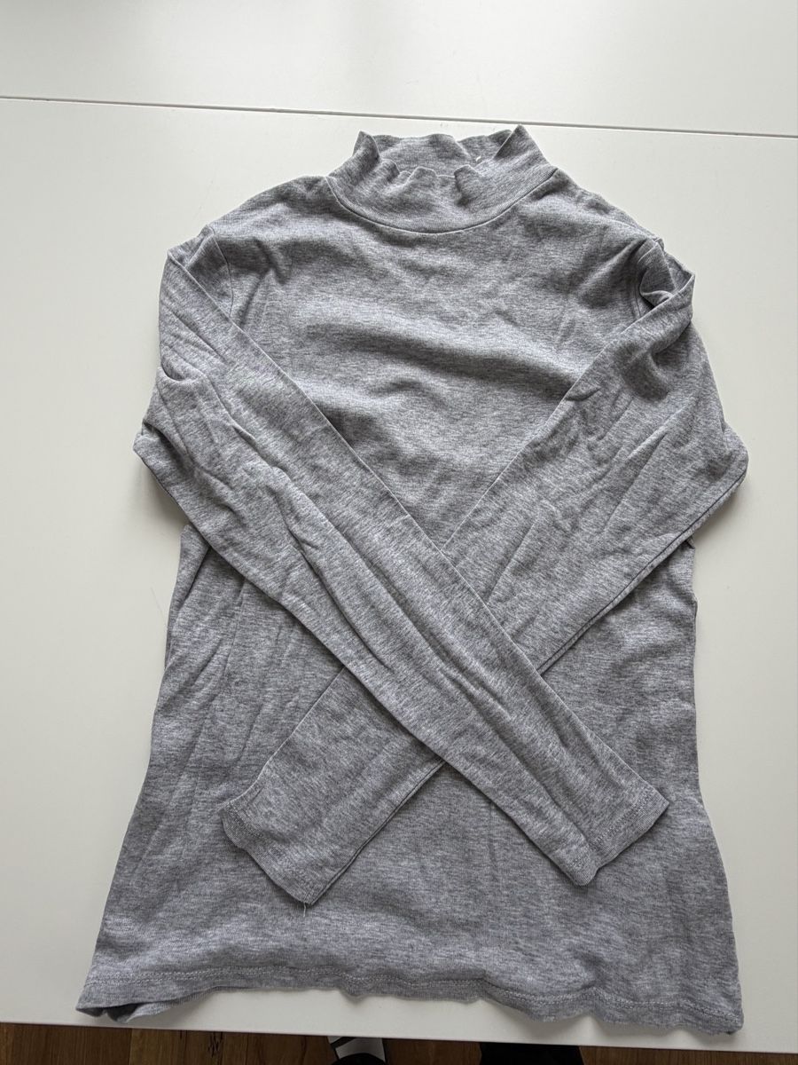 T-shirt: Graues Rollkragenshirt, Langarm, Gr. S – Usato da Rorschach venduto da rom_h9v7