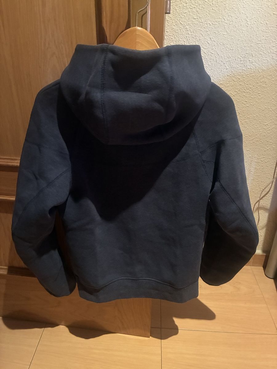Nike Kleiderpakete: Nike zip-up hoodie – Neu (gemäss Beschreibung) aus Zürich von Sergio.BR 2