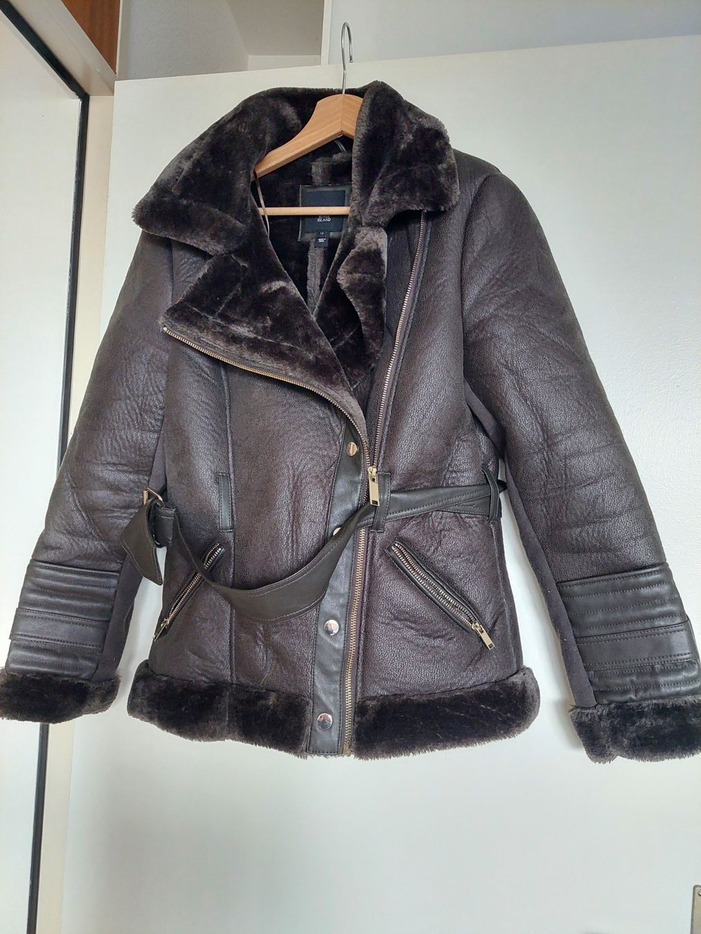 Jacken: DUNKELBRAUNE HERBST/WINTERJACKE GR. M – Gebraucht aus Münchenstein von Strupfi