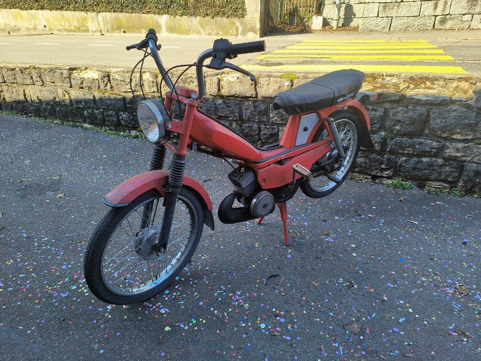Ciclomotori: Mobylette, rotes Mofa, Lauft.Ohne Ausweis. – Usato da Fulenbach venduto da Elektronik 2
