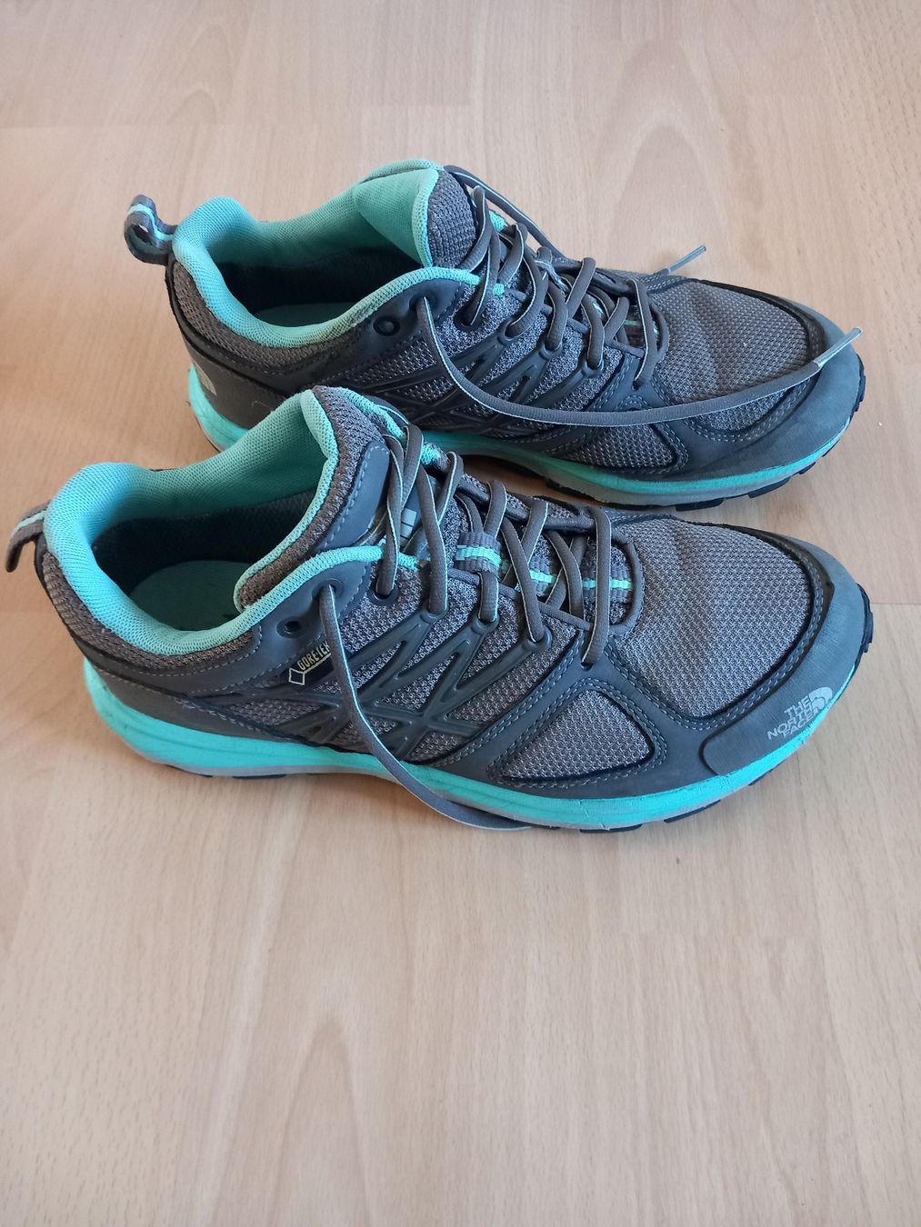 North Face Scarpe da donna: Chaussures de trail The North Face gris menthe – Usato da Faoug venduto da per_kp6r 1