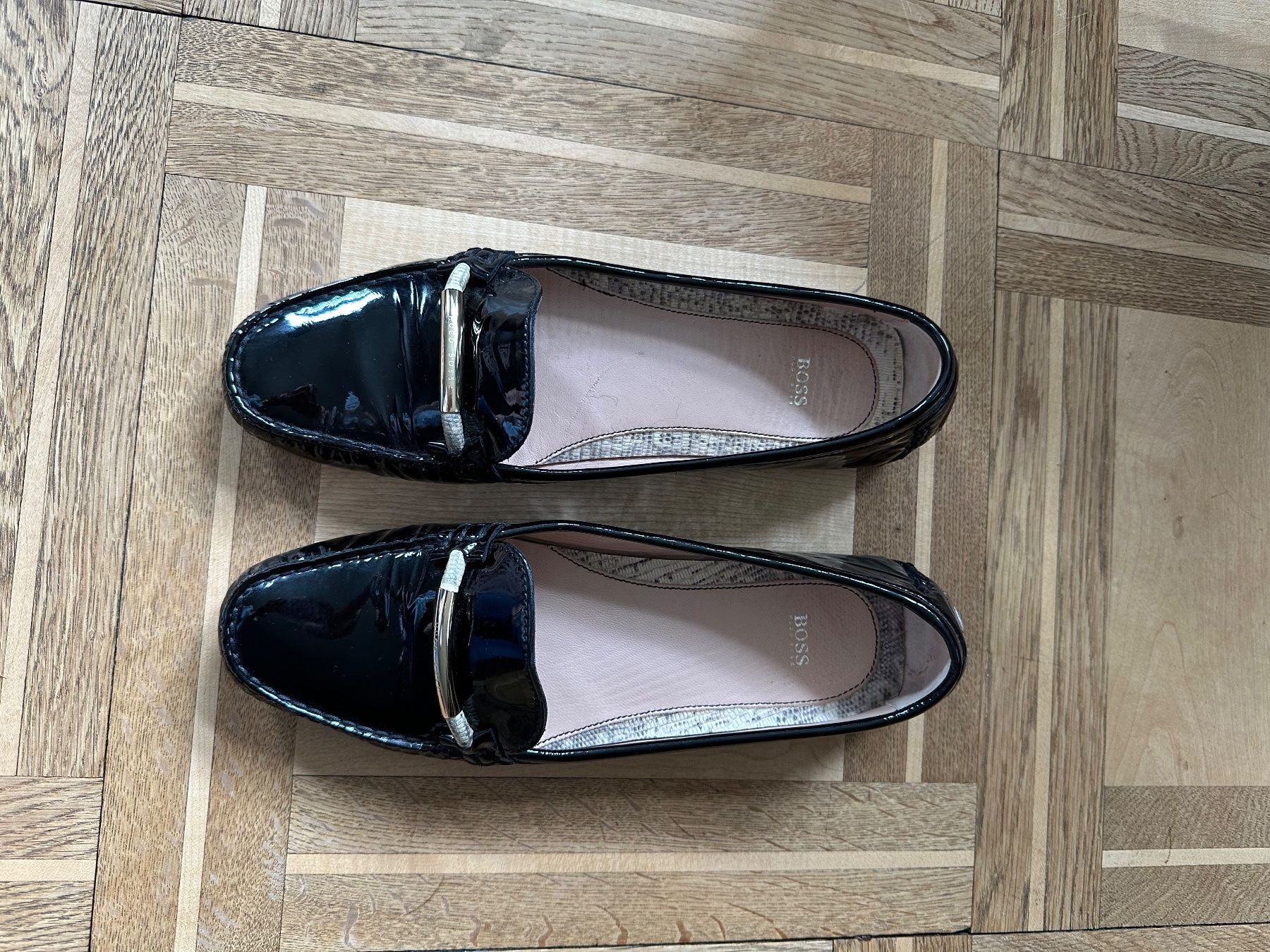 Hugo Boss Scarpe da donna: Hugo Boss Lack Loafers Grösse 40 – Usato da Küsnacht ZH venduto da Harobed18