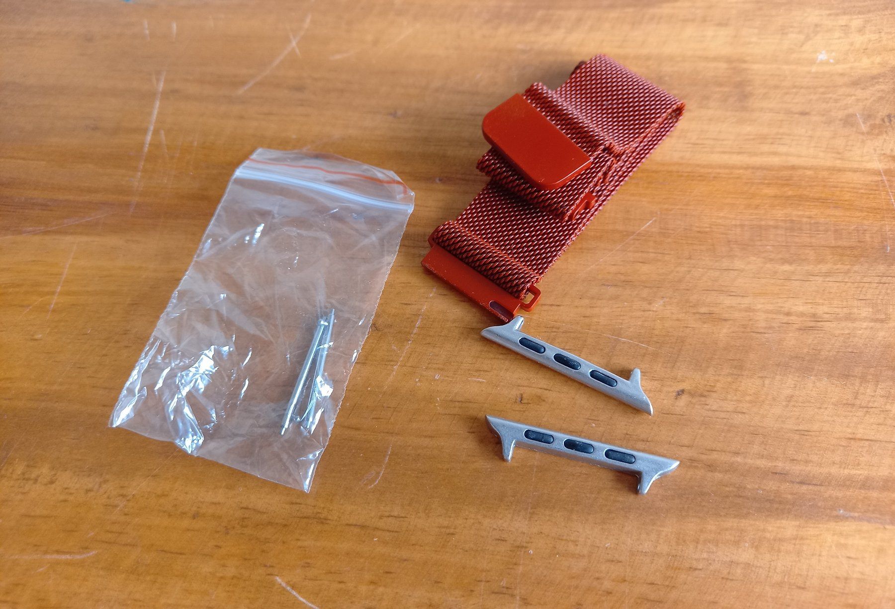 Apple Armbänder & -reifen: Rotes magnetisch Edelstahlarmband für Apple Watch 42,44,45mm – Neu und originalverpackt aus Lausanne von WATCH-WORLD 5