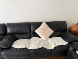 Schwarzes Ledersofa 3 2 2-Sitzer gebraucht in gutem Zustand