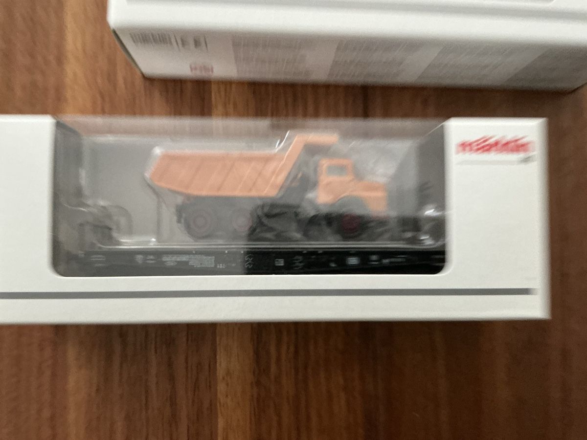 Märklin Modellini di ferrovie: Schwerlastwagen Set von Märklin – Nuovo e nell'imballaggio originale da Biberist venduto da Sopc 2