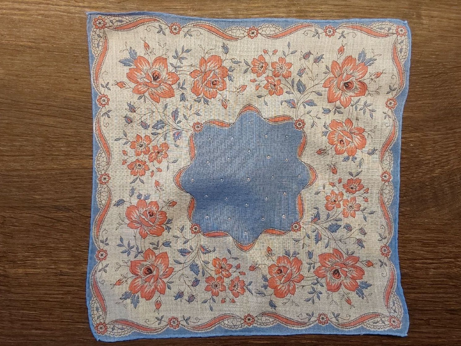 Altro in  Abbigliamento & Accessori: Taschentuch Motiv Blumen – Usato da Köniz venduto da scopello12