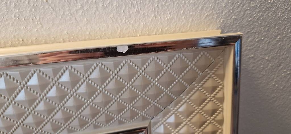 Spiegel: Wandspiegel weiss mit Silberrand – Gebraucht aus Marbach SG von Maler35 2
