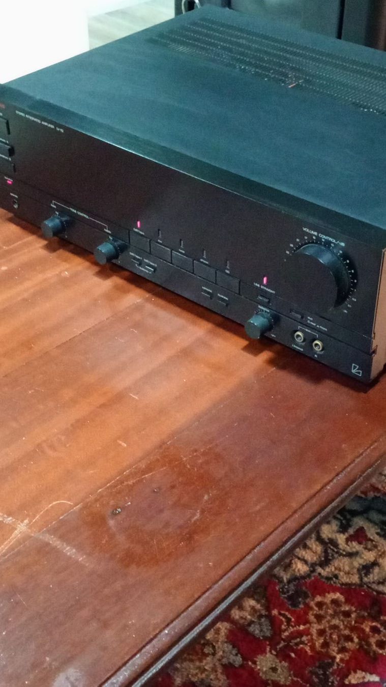 Luxman Amplificatori: Integrated Amplifier Luxman LV-112 – Usato da St-Cergue venduto da per_6cx5 4