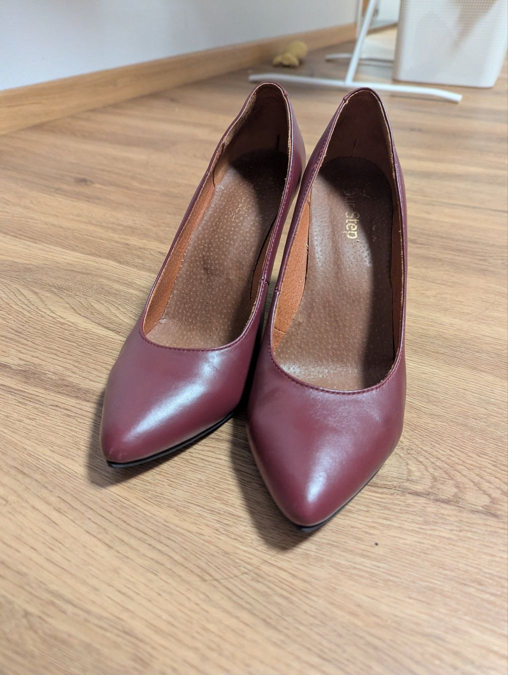 Damenschuhe: weinrote Lederpumps 41 – Gebraucht aus Zürich von vik_r9fn 2