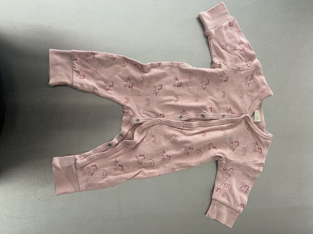 Pigiama & Simili: Baby Strampler Einhorn Regenbogen Gr 62/68 – Nuovo (secondo la descrizione) da Rafz venduto da fre_7k7h