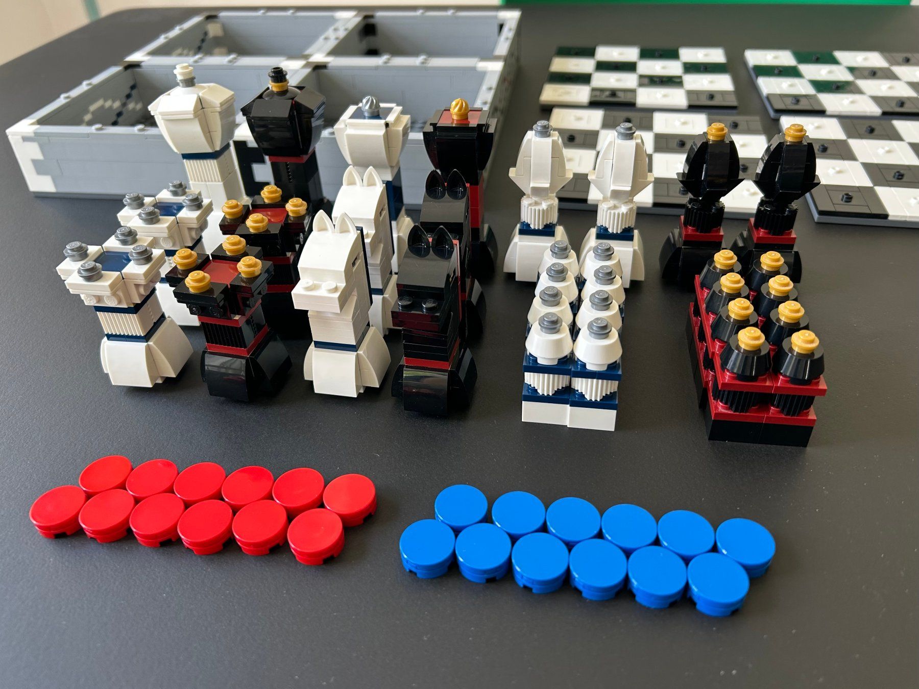 Lego Giocattoli: LEGO / Iconic Chess Set  (40174) – Usato da Dietlikon venduto da Mankai 1