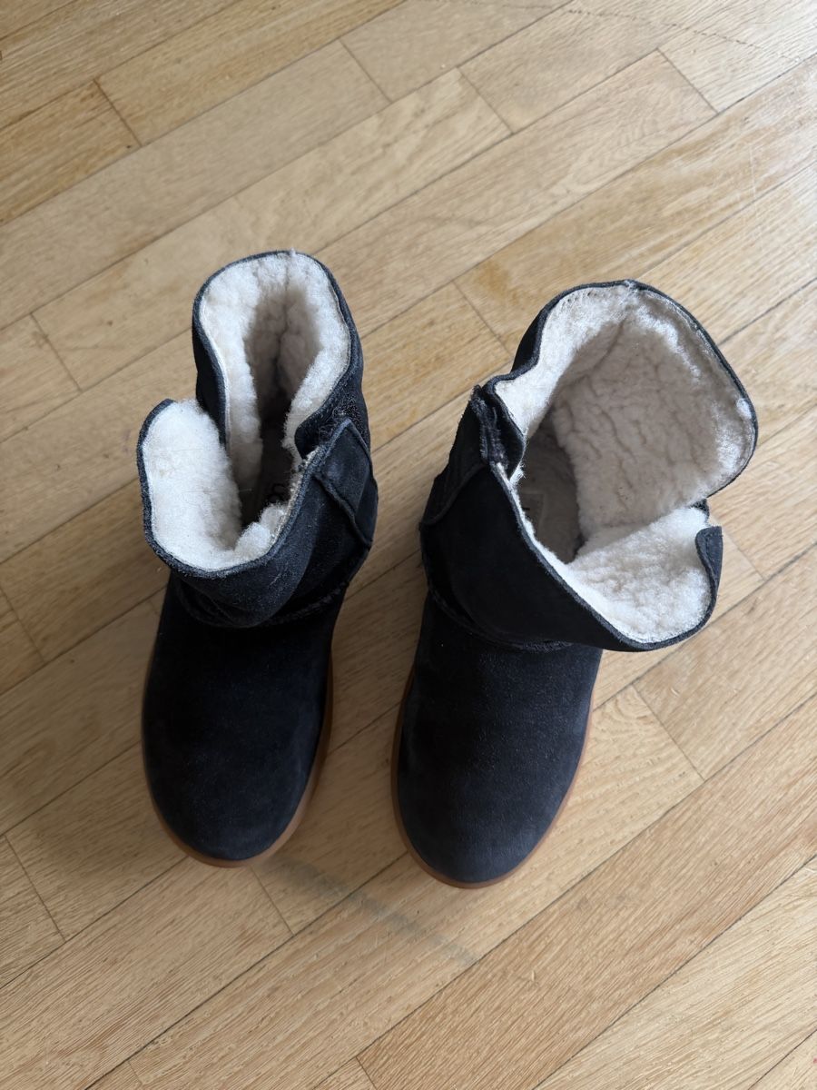 Ugg Schuhe für Jungen: ugg enfant  – Gebraucht aus Versoix von wen_75xm 1