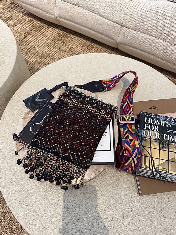 Valentino Borse: VALENTINO BOHO TASCHE – Usato da Schwyz venduto da bofb
