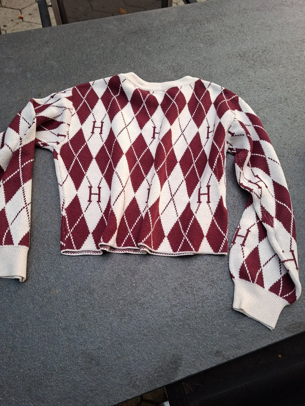 H&M Pulls et sweat-shirts: H&M Pulli, Gr. 146/152, Argyle-Muster, Top Zustand! – D'occasion à Bäriswil BE par Rezz 1