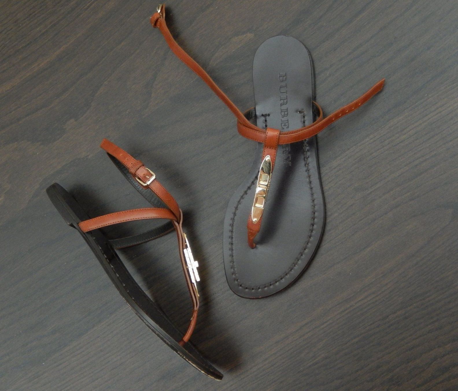Burberry Damenschuhe: Orig. BURBERRY Leder Sandalen Gr.36 – Gebraucht aus Tuggen von vivira 5