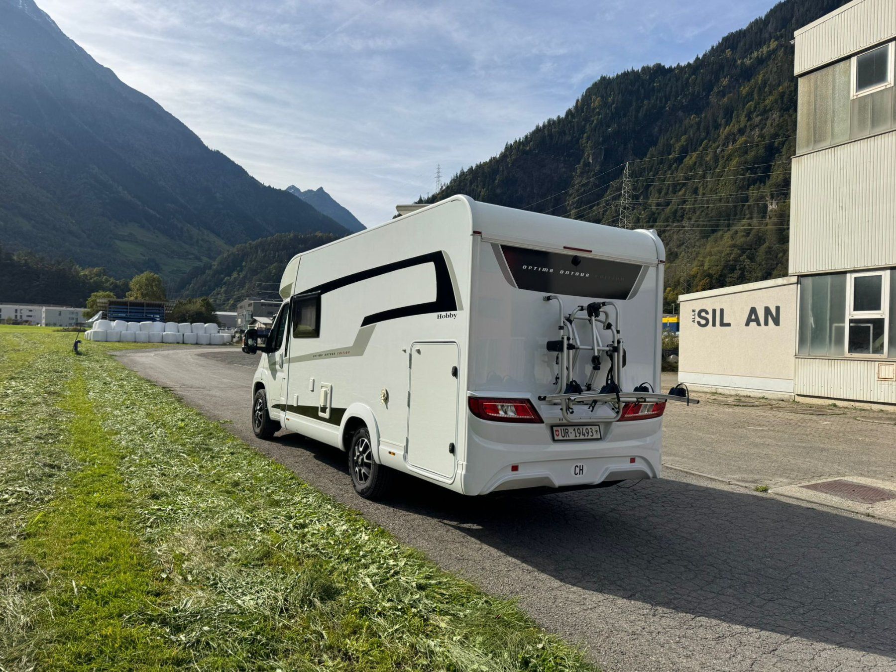 Hobby Veicoli da campeggio: Hobby Optima OnTour Edition mit vielen Extras – Usato da Bürglen UR venduto da PRINTCORE 6