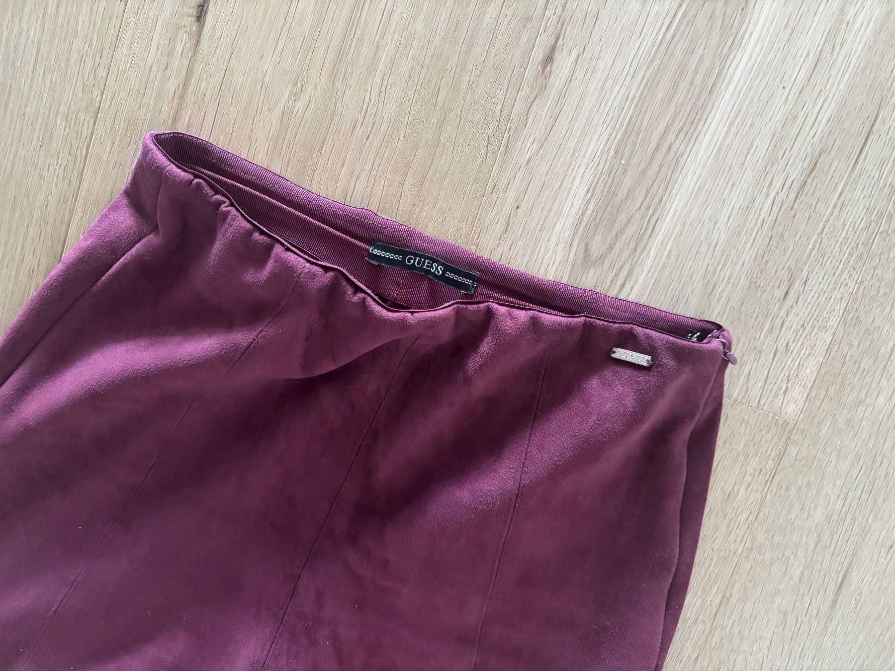Guess Leggings: Guess Wildleder Leggings / Hose – Usato da Winznau venduto da Lauralavera1 5