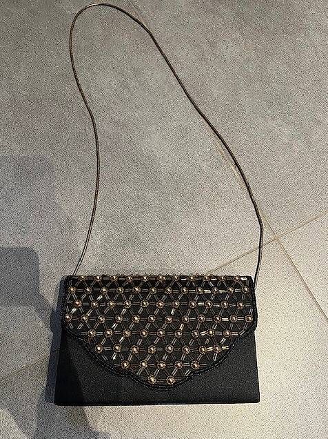Borse da donna: Pochette de soirée noir et sequins dorés – Usato da Hauterive NE venduto da sofia66