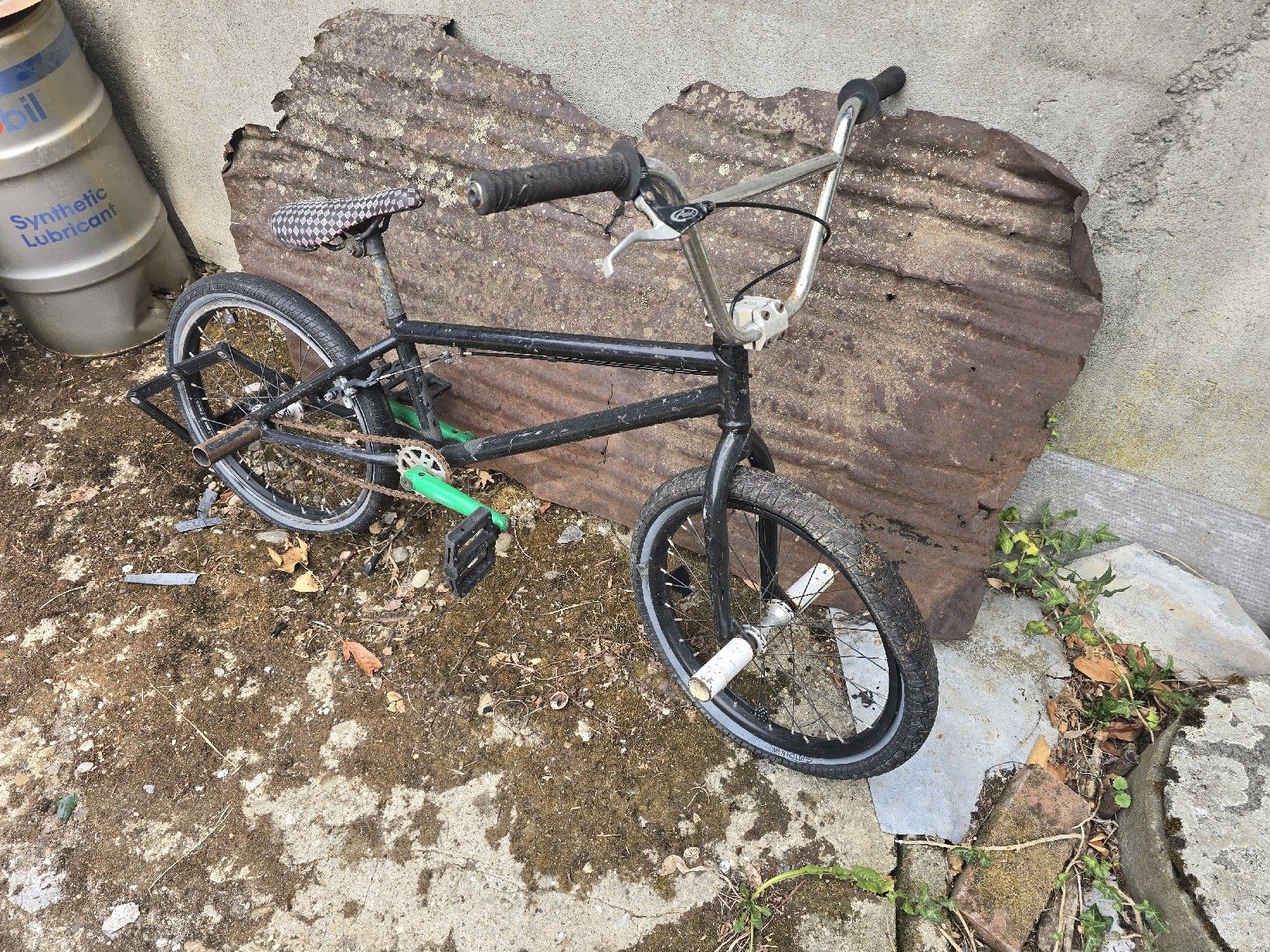 Velos: BMX Velo schwarz  – Defekt aus Aarberg von 2002stefan 3