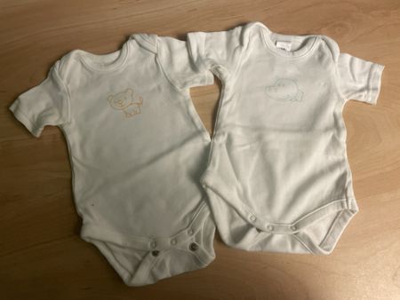 2 neue C&A Baby Bodys Gr. 56 kurzarm Sommer tiere weiss neu