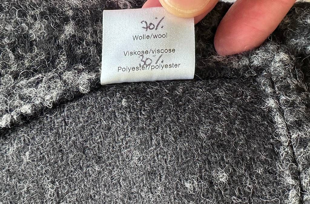 Foulard & Sciarpe: Tuch, Schultertuch – Nuovo e nell'imballaggio originale da Münchenstein venduto da focuz 1