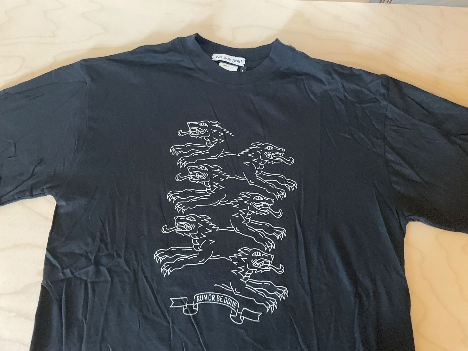 T-shirt: T-Shirt L - RUN OR BE DONE – Nuovo (secondo la descrizione) da Zürich venduto da maroccm 3