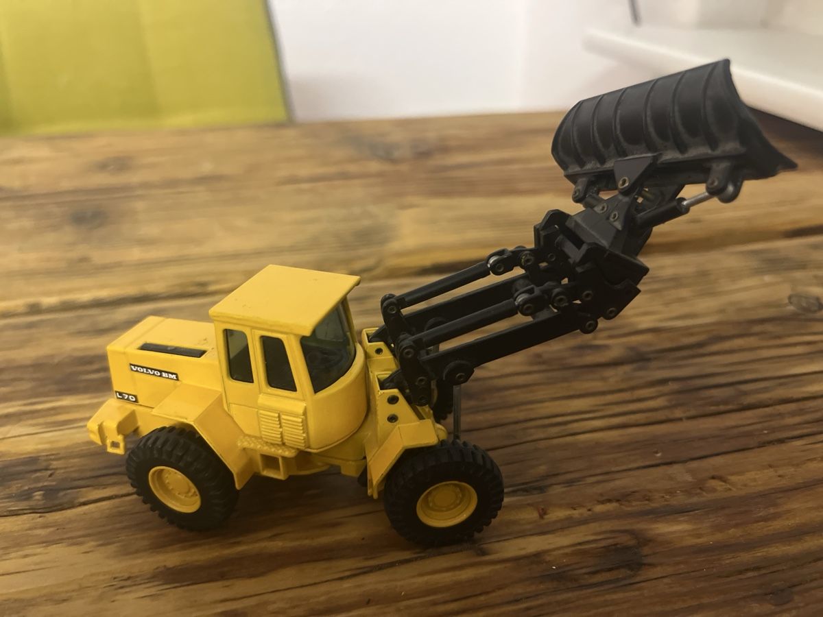 Volvo Modellini d'auto: Volvo BM L70 Radlader Modellauto gelb – Usato da Umiken venduto da mar_p7n9 2