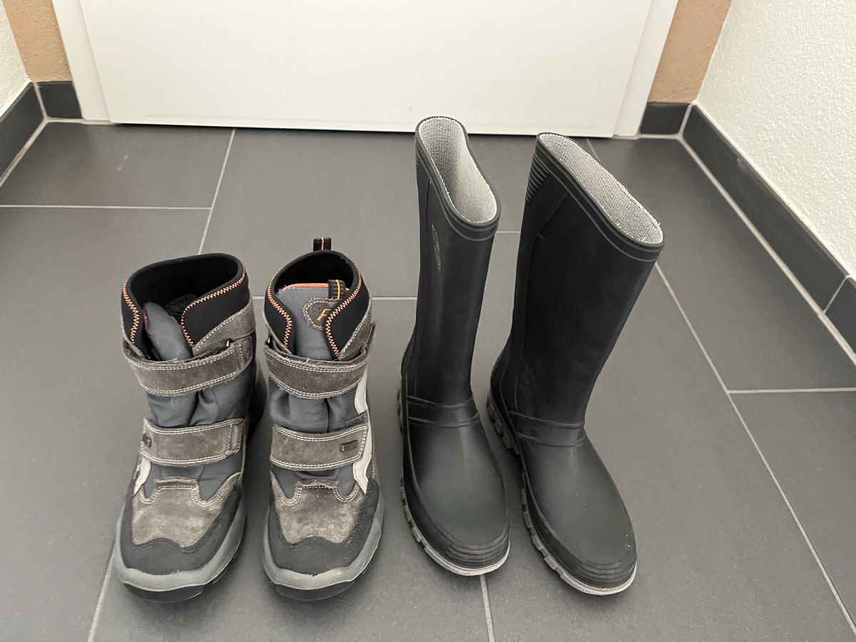 Scarpe per ragazzi: Winterstiefel & Gummistiefel – Usato da Stallikon venduto da Danisibu