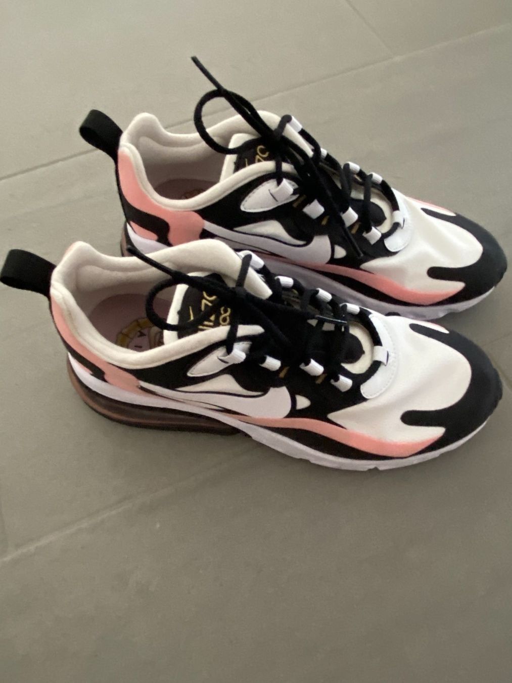 Nike Scarpe da donna: NIKE Air Max 270 React, Gr. 38,5, NEU – Nuovo e nell'imballaggio originale da Uetikon am See venduto da jlsfer 1