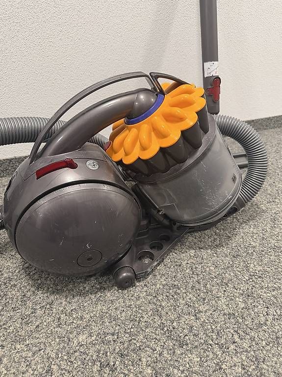 Aspirateurs & Accessoires: Dyson DC33 – D'occasion à Siglistorf par nin_gl2p 1