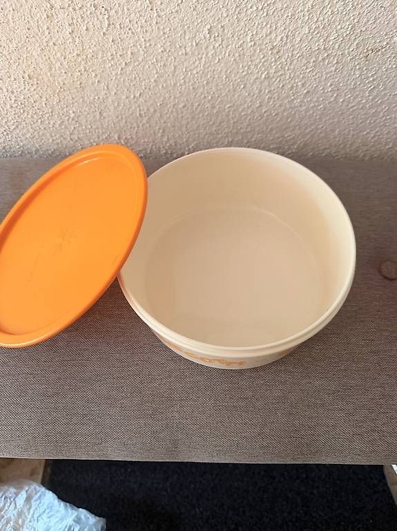 Behälter & Ähnliches: Tupperware ClickPlus / Bingo Vorratsdose weiss-orange – Gebraucht aus Bellikon von Schwoscht 1