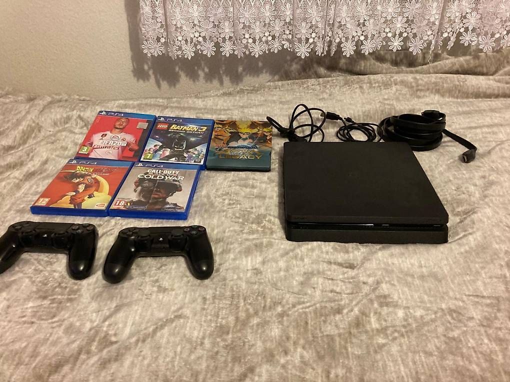 Console: Sony PlayStation Slim 4 – Usato da St.Gallen venduto da Piran65